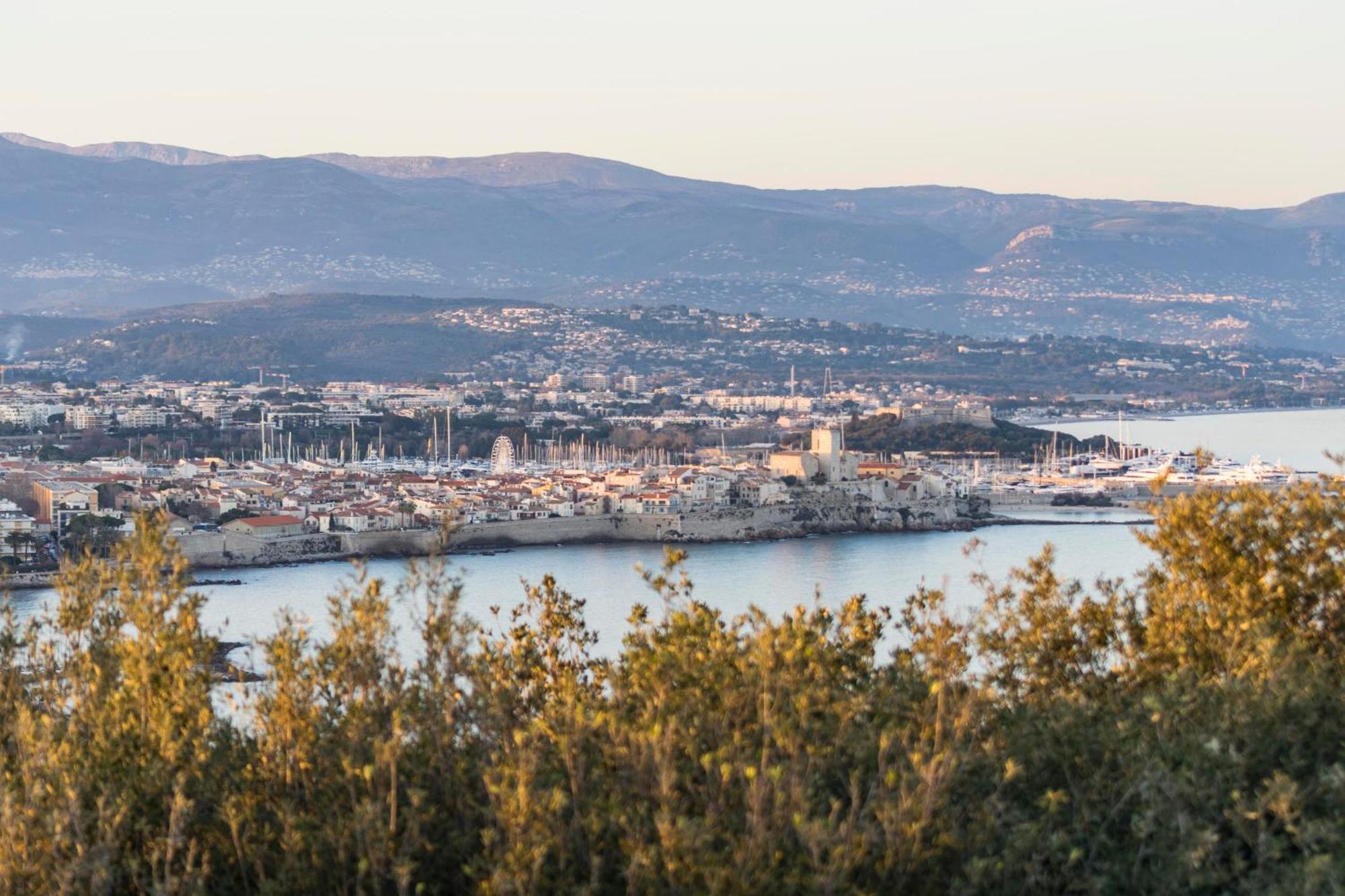 Le Juanais Cote D'azur - Parking Prive Apartment